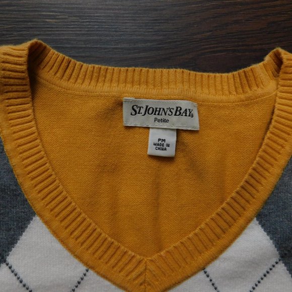 St. Johns Bay Woman's Petite Sweater - Picture 3 of 6